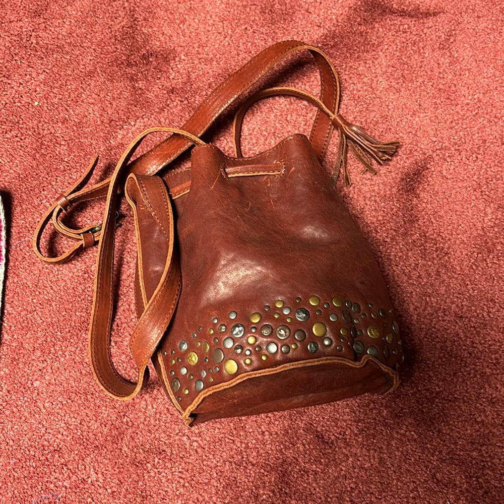 Gonvalure Substantial Leather, Metal Detailed Cross Body Purse